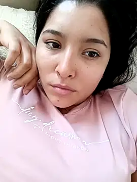 Snapshot of Zetrionn chatting on December 3, 7:11 pm Zetrionn online show from December 3, 7:11 pm