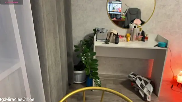 ChloeMillerMeow online show from April 14, 3:51 pm