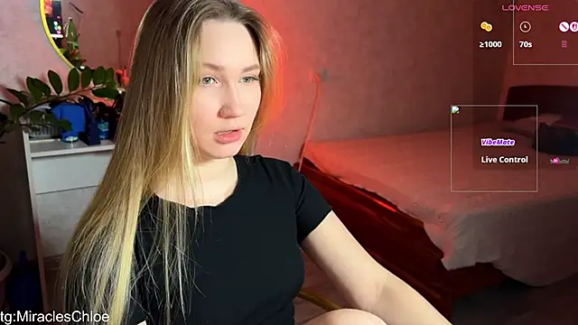 Snapshot of ChloeMillerMeow chatting on April 25, 8:17 pm ChloeMillerMeow online show from April 25, 8:17 pm