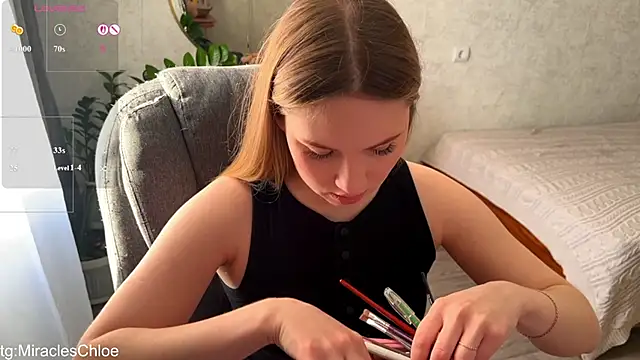 Snapshot of ChloeMillerMeow chatting on April 29, 1:32 am ChloeMillerMeow online show from April 29, 1:32 am