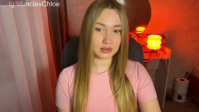 Snapshot of ChloeMillerMeow chatting on June 23, 7:23 pm ChloeMillerMeow online show from June 23, 7:23 pm