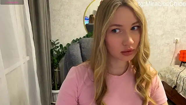 Snapshot of ChloeMillerMeow chatting on July 14, 6:46 pm ChloeMillerMeow online show from July 14, 6:46 pm