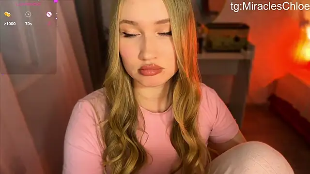 Snapshot of ChloeMillerMeow chatting on August 6, 8:11 pm ChloeMillerMeow online show from August 6, 8:11 pm