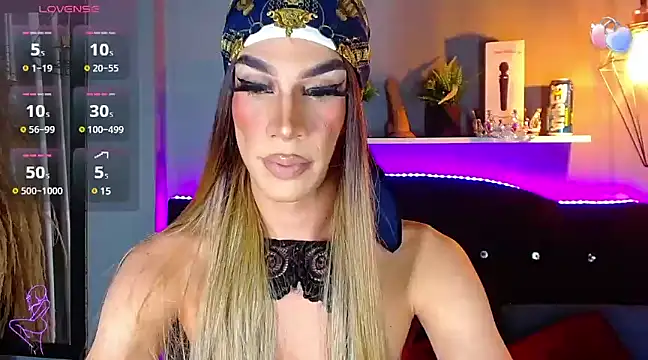 Snapshot of camila_hootie chatting on February 20, 8:50 am camila hootie online show from February 20, 8:50 am