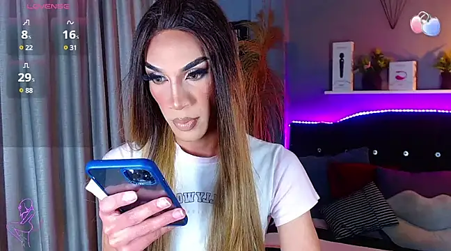 Snapshot of camila_hootie chatting on March 4, 3:44 am camila hootie online show from March 4, 3:44 am