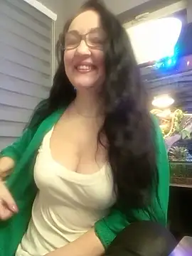 Snapshot of CamilleDesire chatting on December 8, 4:39 pm CamilleDesire online show from December 8, 4:39 pm