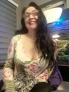 Snapshot of CamilleDesire chatting on December 12, 5:04 pm CamilleDesire online show from December 12, 5:04 pm