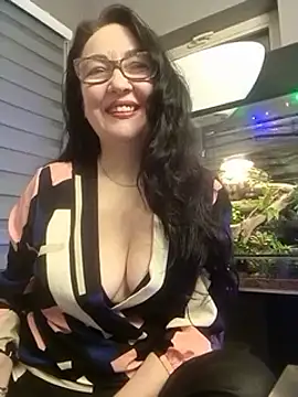 Snapshot of CamilleDesire chatting on December 16, 5:00 pm CamilleDesire online show from December 16, 5:00 pm