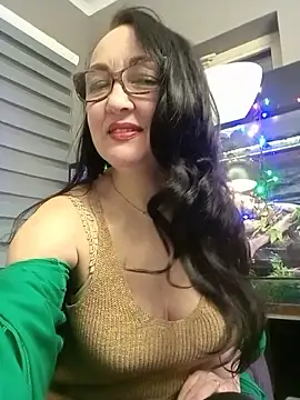 Snapshot of CamilleDesire chatting on January 18, 4:53 pm CamilleDesire online show from January 18, 4:53 pm