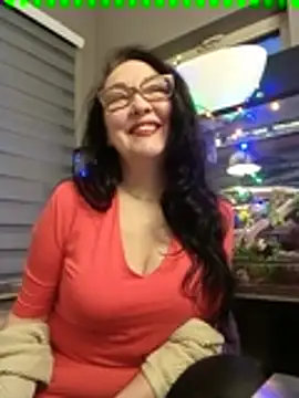 Snapshot of CamilleDesire chatting on February 3, 5:03 pm CamilleDesire online show from February 3, 5:03 pm