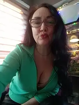 Snapshot of CamilleDesire chatting on February 16, 4:32 pm CamilleDesire online show from February 16, 4:32 pm