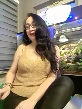 Snapshot of CamilleDesire chatting on February 28, 5:48 pm CamilleDesire online show from February 28, 5:48 pm