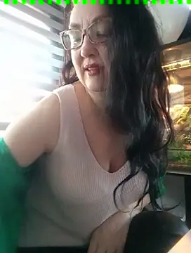 Snapshot of CamilleDesire chatting on March 4, 5:13 pm CamilleDesire online show from March 4, 5:13 pm