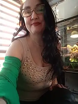 Snapshot of CamilleDesire chatting on March 6, 5:00 pm CamilleDesire online show from March 6, 5:00 pm