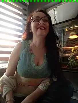 Snapshot of CamilleDesire chatting on March 9, 4:55 pm CamilleDesire online show from March 9, 4:55 pm