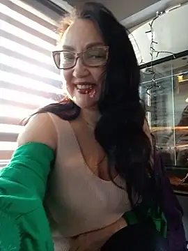 Snapshot of CamilleDesire chatting on March 15, 4:54 pm CamilleDesire online show from March 15, 4:54 pm