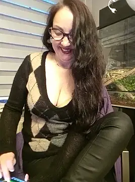 Snapshot of CamilleDesire chatting on October 2, 5:31 pm CamilleDesire online show from October 2, 5:31 pm