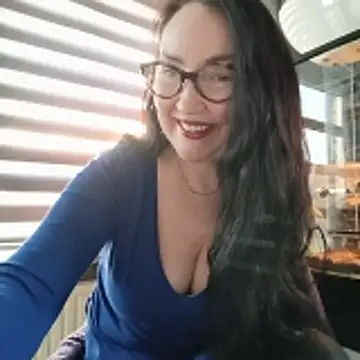 CamilleDesire online show from March 15, 5:30 pm