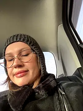 Snapshot of RinaCat chatting on November 6, 5:19 am RinaCat online show from November 6, 5:19 am