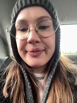 Snapshot of RinaCat chatting on November 12, 8:15 am RinaCat online show from November 12, 8:15 am