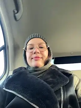 Snapshot of RinaCat chatting on November 29, 5:54 am RinaCat online show from November 29, 5:54 am