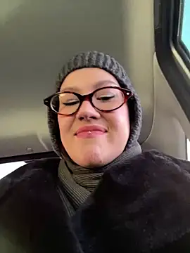 Snapshot of RinaCat chatting on November 30, 5:44 am RinaCat online show from November 30, 5:44 am