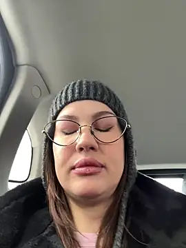 Snapshot of RinaCat chatting on December 14, 5:02 am RinaCat online show from December 14, 5:02 am