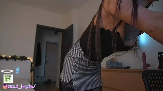 Snapshot of Sola_LI chatting on December 7, 5:15 am Sola LI online show from December 7, 5:15 am