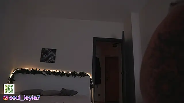 Snapshot of Sola_LI chatting on December 9, 12:30 pm Sola LI online show from December 9, 12:30 pm