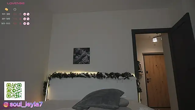 Snapshot of Sola_LI chatting on January 17, 9:49 am Sola LI online show from January 17, 9:49 am