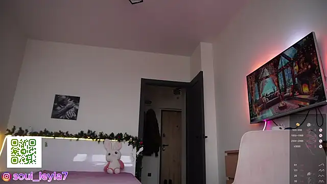 Snapshot of Sola_LI chatting on December 15, 4:06 am Sola LI online show from December 15, 4:06 am