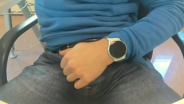 alessandroman2114 online show from February 5, 11:15 am