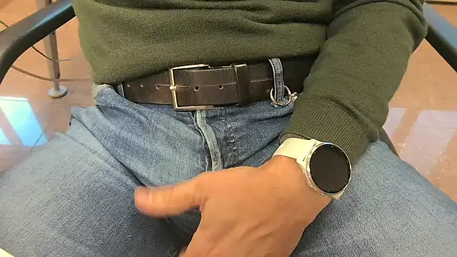 alessandroman2114 online show from March 27, 5:23 pm