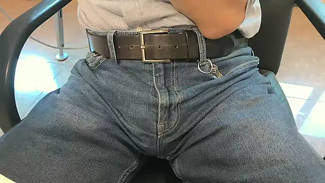 alessandroman2114 online show from April 16, 4:30 pm