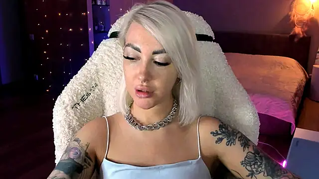 tykioty Miley online show from December 3, 3:21 pm