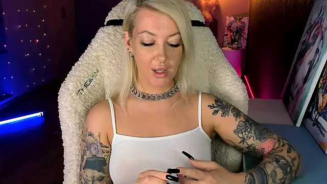 tykioty Miley online show from June 7, 1:48 pm