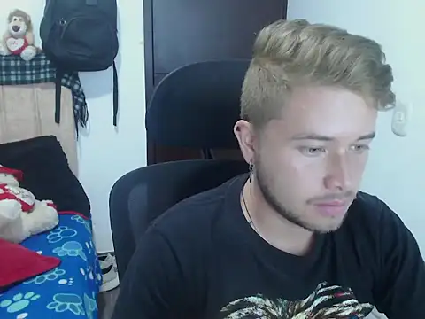 JOHANLEON1 online show from October 3, 2:47 pm