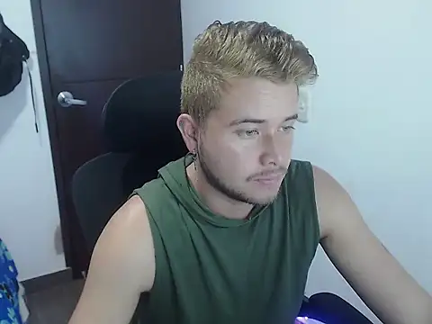 JOHANLEON1 online show from October 10, 3:44 pm