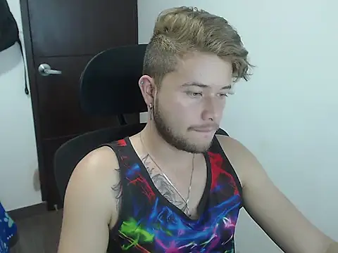 JOHANLEON1 online show from October 24, 2:35 pm