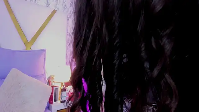 Athziry  online show from December 13, 10:23 pm