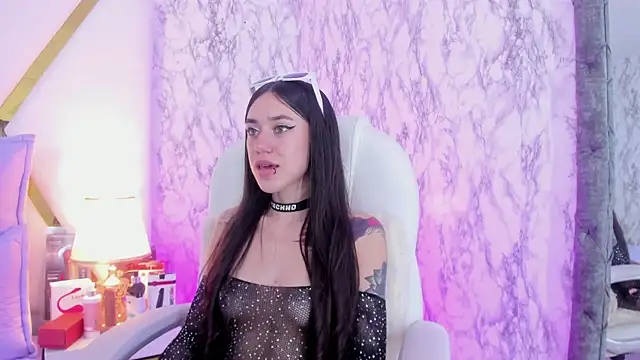 Athziry  online show from December 15, 10:50 am