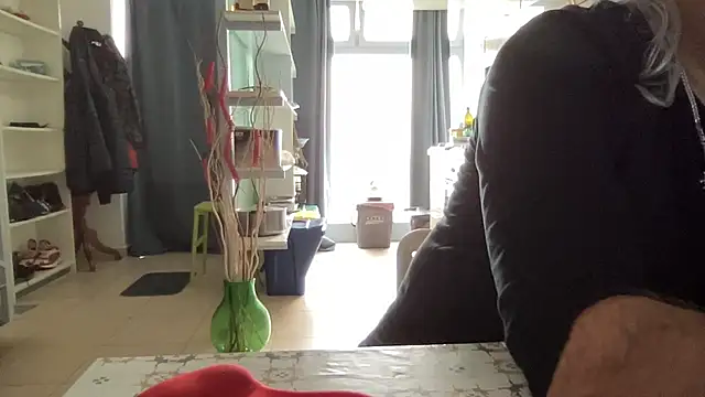 Snapshot of EroticVenetian chatting on March 11, 12:28 pm EroticVenetian online show from March 11, 12:28 pm