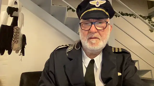 Snapshot of EroticVenetian chatting on March 11, 6:52 pm EroticVenetian online show from March 11, 6:52 pm