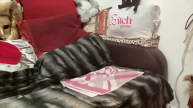 Snapshot of EroticVenetian chatting on October 29, 10:06 am EroticVenetian online show from October 29, 10:06 am