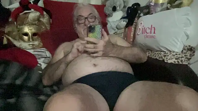 Snapshot of EroticVenetian chatting on November 7, 10:43 pm EroticVenetian online show from November 7, 10:43 pm