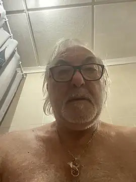 Snapshot of EroticVenetian chatting on November 13, 6:23 am EroticVenetian online show from November 13, 6:23 am