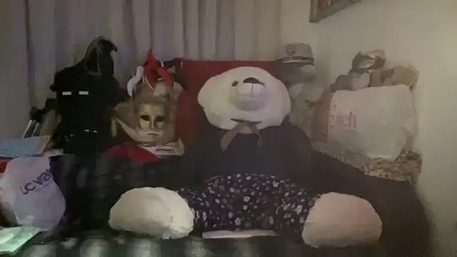 Snapshot of EroticVenetian chatting on November 17, 5:46 am EroticVenetian online show from November 17, 5:46 am