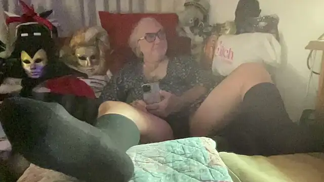 Snapshot of EroticVenetian chatting on December 3, 7:38 am EroticVenetian online show from December 3, 7:38 am