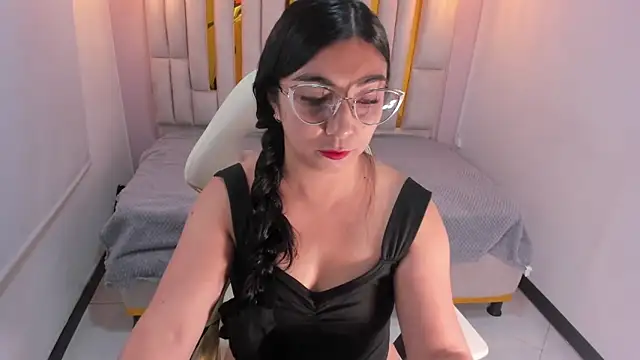 Snapshot of Karla_hernandez_ chatting on February 13, 11:06 am Karla hernandez  online show from February 13, 11:06 am