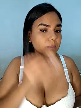 AntonellaShot online show from May 10, 6:46 pm